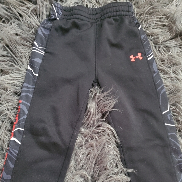 Toddler Under Armour Outfit - Picture 2 of 4